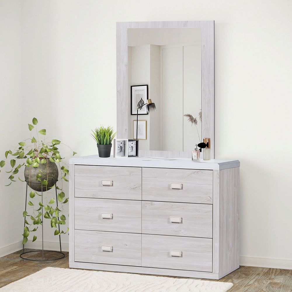 White dresser store with mirror set